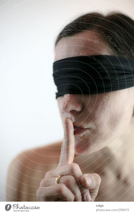 The effective use of silence Beautiful Senses Calm Human being Woman Adults Life Face Fingers 1 30 - 45 years Blindfold Black-haired Touch Listening Communicate