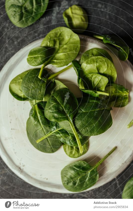 Fresh spinach on a rustic concrete crockery Spinach Leaf Background picture Food Vegetable Plate Raw Healthy Salad Dark Baby Organic Green Close-up Consistency