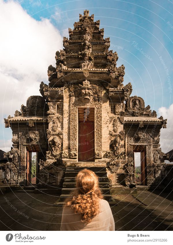 temple visit Feminine Young woman Youth (Young adults) Hair and hairstyles 1 Human being Red-haired Long-haired Curl Religion and faith Temple Hinduism