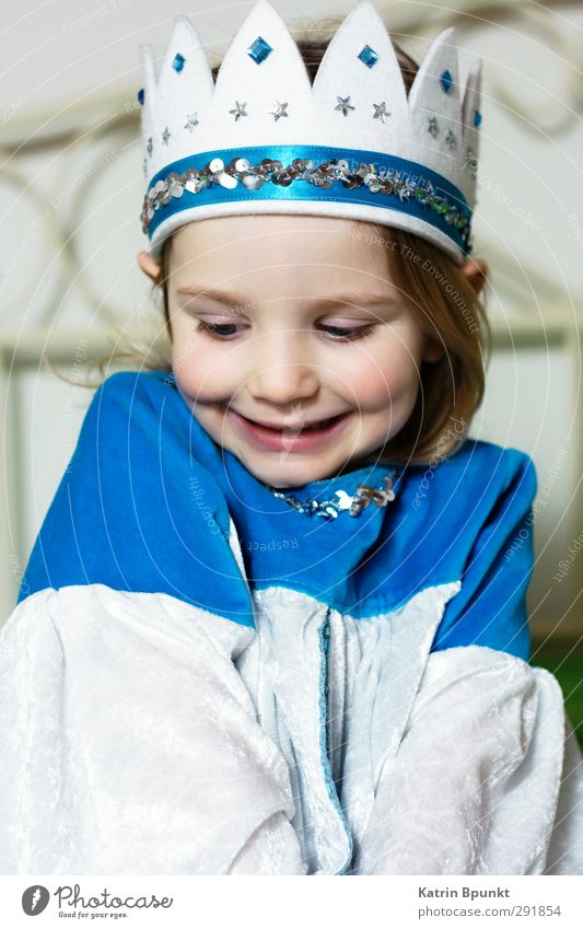 fineshrine Dress up Human being Child 1 3 - 8 years Infancy Crown Smiling Illuminate Happiness Happy Bright Cuddly Cute Positive Beautiful Blue White