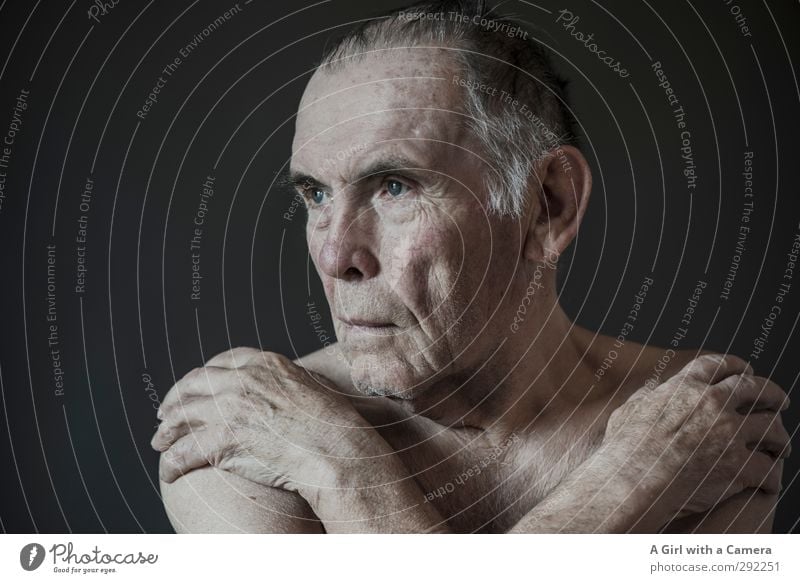 . Human being Masculine Man Adults Male senior Grandfather Senior citizen 1 60 years and older Old Naked Brave Cold Subdued colour Interior shot Studio shot