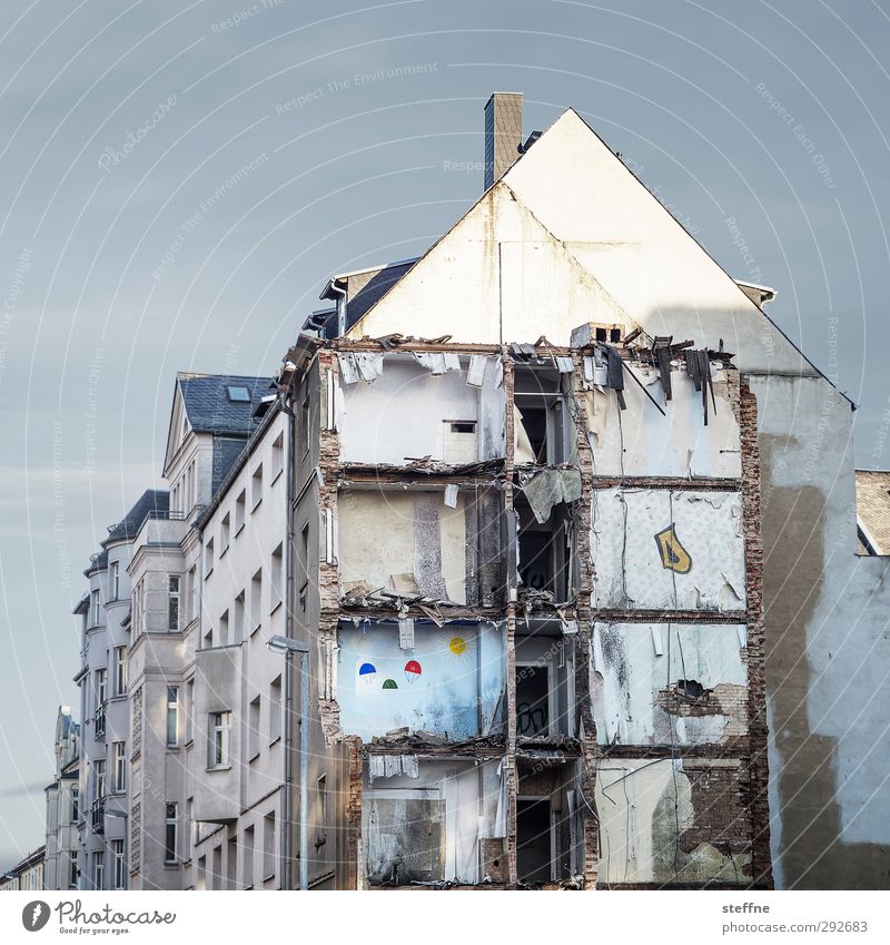 demolition party Cloudless sky Chemnitz Town House (Residential Structure) Ruin Wall (barrier) Wall (building) Facade Exceptional Balloon Children's room