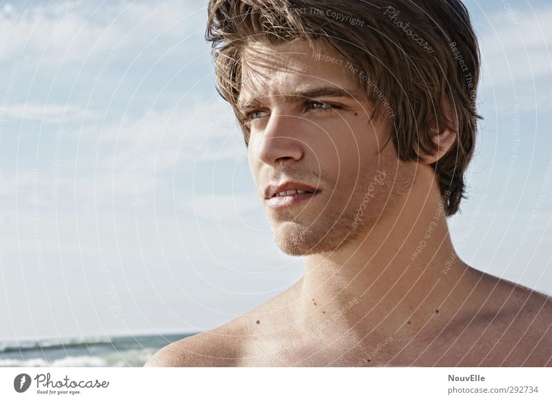 Quietly. Face Swimming & Bathing Sportsperson Human being Masculine Young man Youth (Young adults) Life 1 18 - 30 years Adults Brunette Long-haired Athletic