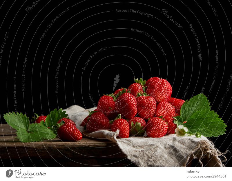 ripe red strawberries Fruit Dessert Table Nature Leaf Wood Fresh Small Delicious Natural Juicy Green Red Black Strawberry sweet Tasty Vitamin Refreshment