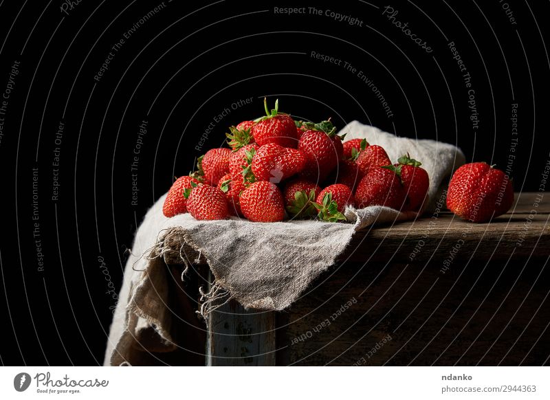 bunch of fresh ripe red strawberries Fruit Dessert Table Nature Leaf Wood Fresh Small Natural Green Red Black Strawberry Mature food healthy sweet Organic bush