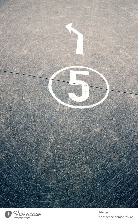 5 Transport Traffic infrastructure Street Lanes & trails Sign Digits and numbers Arrow Authentic Gray White Target Trend-setting Asphalt Left Colour photo