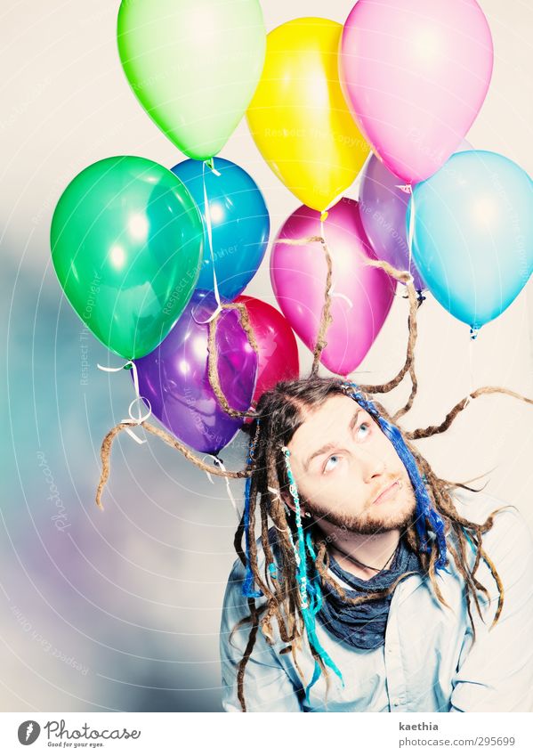 magic hair Joy Happy Hair and hairstyles Leisure and hobbies Playing Masculine Young man Youth (Young adults) Man Adults 1 Human being Shirt Cap Dreadlocks