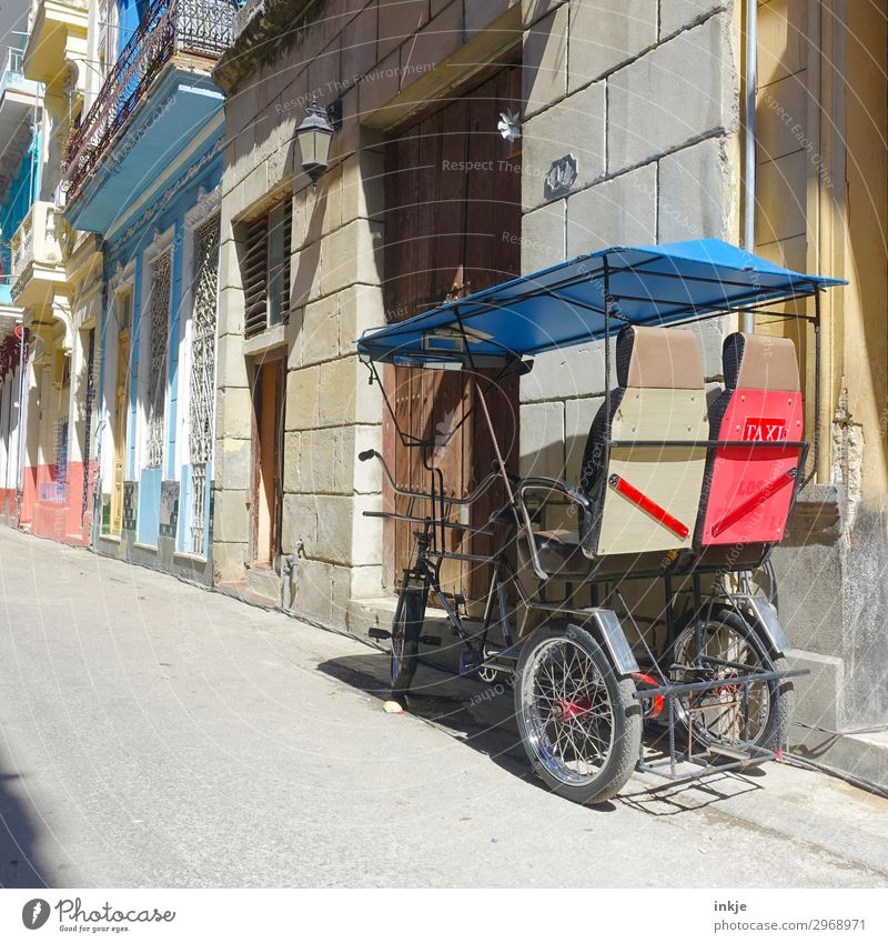 Cuban rickshaw Small Town Deserted House (Residential Structure) Facade Transport Means of transport Passenger traffic Rickshaw Authentic Exceptional Simple
