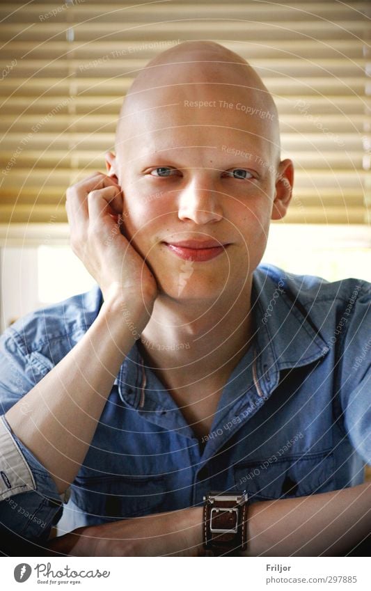 blue jeans Hair and hairstyles Skin Illness Masculine Young man Youth (Young adults) Adults 1 Human being 18 - 30 years Shirt Bald or shaved head Smiling Sit