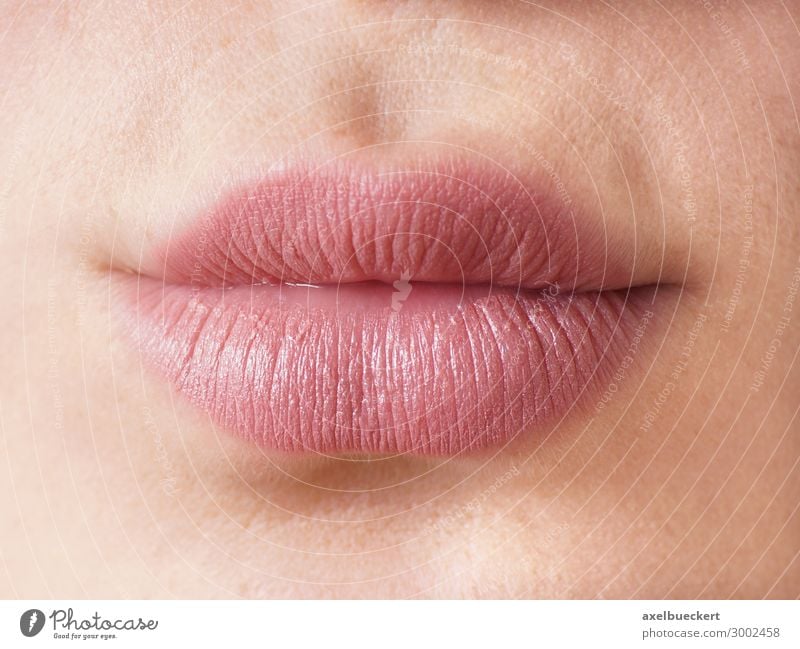 female lips Beautiful Face Cosmetics Make-up Lipstick Human being Feminine Young woman Youth (Young adults) Woman Adults Mouth 1 13 - 18 years 18 - 30 years