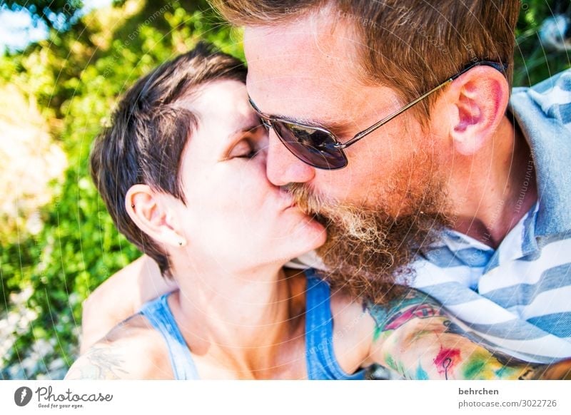 smooch Human being Woman Adults Man Couple Partner Life Head Hair and hairstyles Face Eyes Ear Nose Mouth Lips Facial hair 2 30 - 45 years Touch Kissing Smiling