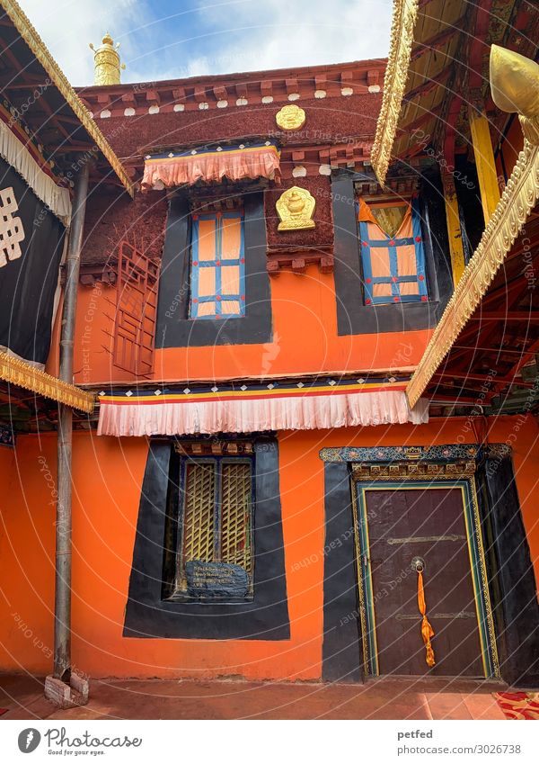 temple house House (Residential Structure) Architecture Facade Window Door Tourist Attraction Temple Gold Exotic Brown Orange Religion and faith Colour photo