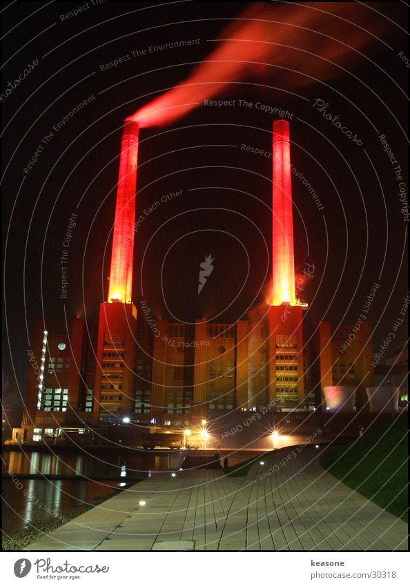 the work Wolfsburg Factory Light Lamp Red Long exposure Work of art Company Smoke Water www.keasone.de