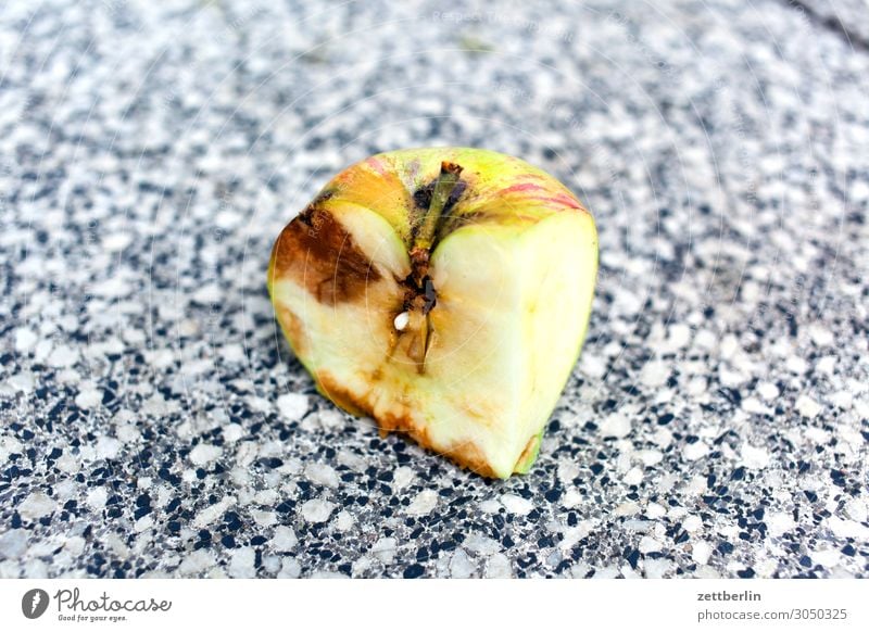 Cubist apple Apple Fruit Harvest Windfall Part Cut Putrefy started rotting Healthy Eating Dish Food photograph Nutrition Vitamin Garden Fruit garden Apple stalk