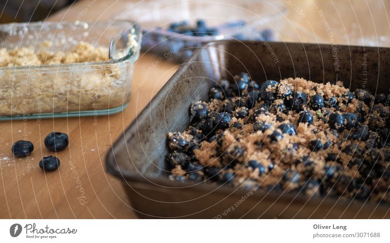 Blueberry Crumble Food Fruit Dough Baked goods Dessert Candy Vegetarian diet Kitchen Eating Cook Tin Bowl Container Glass Metal Steel Fresh Delicious Rich Juicy