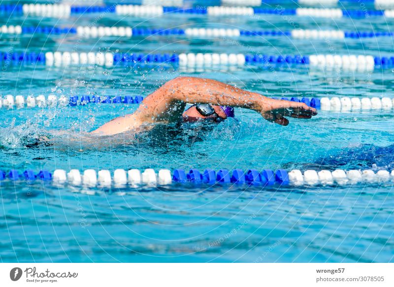 Gesundheit | Sport treiben Thementag Schwimmen Triathlon Freizeitsport Breitensport Hallenbad Wettkampf Fitness