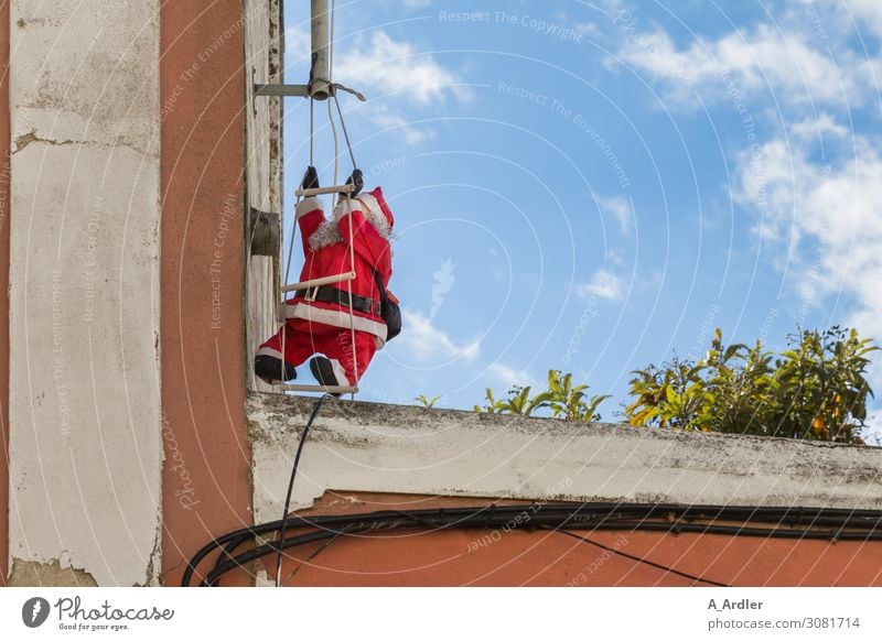 Santa Claus on the ladder Joy Summer Christmas & Advent Fairs & Carnivals Climbing Mountaineering House (Residential Structure) Wall (barrier) Wall (building)