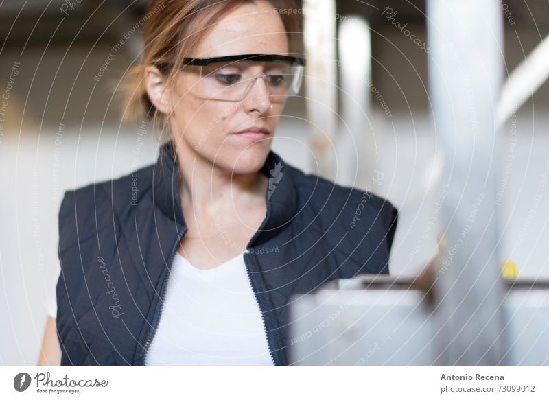 security glasses Face Work and employment Factory Industry Woman Adults Plant Protection Safety (feeling of) Serene Testing & Control conveyer food Inspection