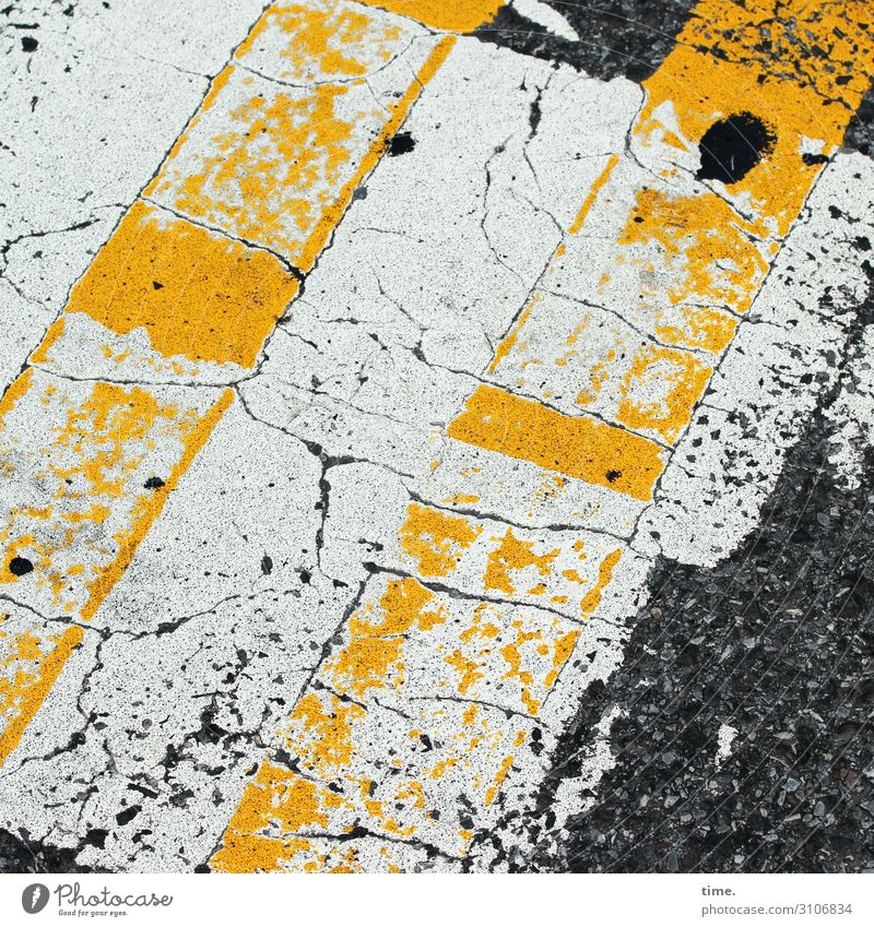 baselines (11) Baseline Street Asphalt Gray Yellow Bird's-eye view White Stripe worn-out Tar Mathematics Design Crosswalk