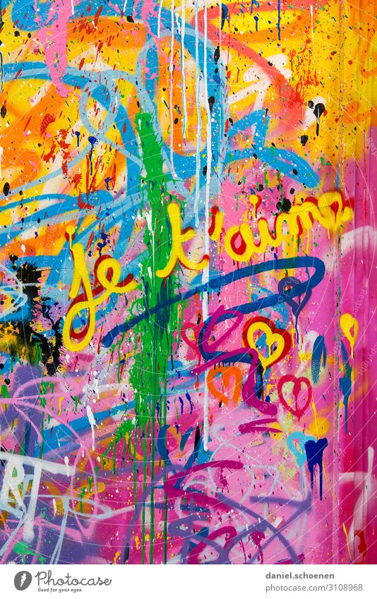each t´aime Art Facade Sign Characters Graffiti Heart Friendliness Happiness Crazy Blue Multicoloured Yellow Green Violet Orange Pink Red Emotions Joy Happy