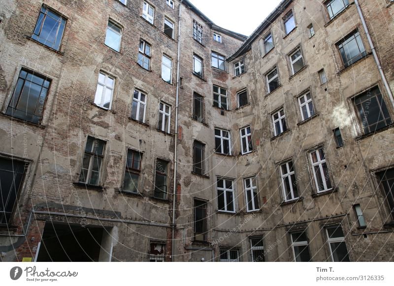 Berlin Backyard Prenzlauer Berg Town Capital city Downtown Old town Deserted House (Residential Structure) Manmade structures Building Architecture