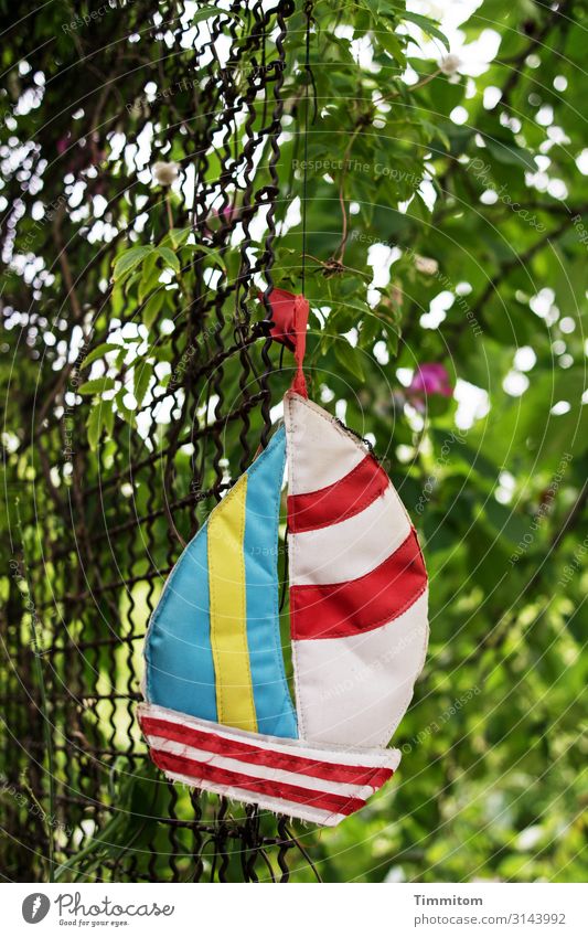 Stripes on toys Toys Red White Blue Yellow Garden Grating leaves Green Infancy Memory Cheerful Wind chime