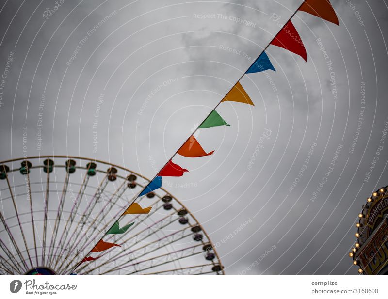 Folk festival, fair & fair | Ferris wheel Lifestyle Joy Entertainment Feasts & Celebrations Oktoberfest Fairs & Carnivals Town Flag Multicoloured Gale Threat