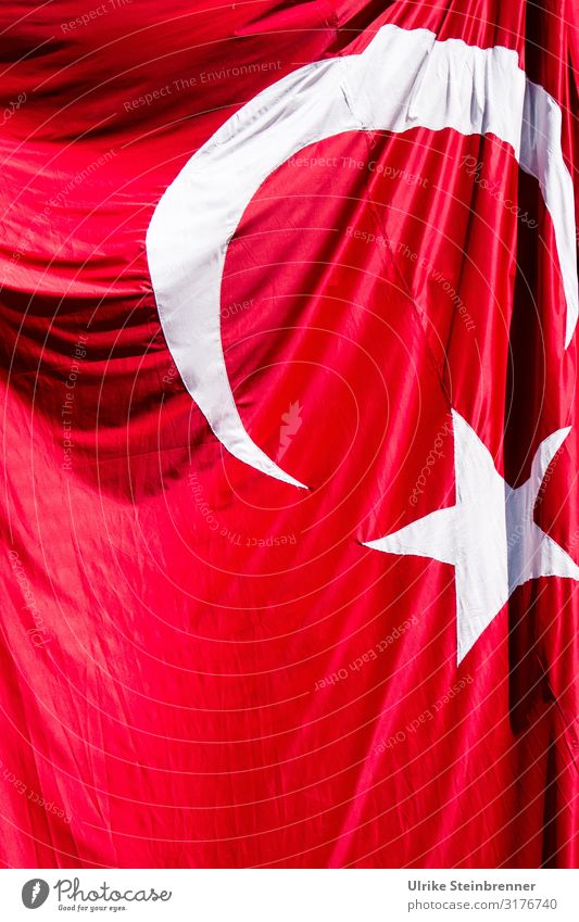 drapery Sign To fall Hang Red White Politics and state Flag Half moon Star (Symbol) Turkey Nationalities and ethnicity Symbols and metaphors Wrinkle Folds