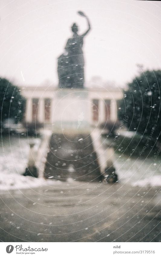 Bavaria in the blur in winter Winter Theresienwiese Munich Exterior shot Snow Loneliness Calm Cold Colour photo Deserted Gloomy Analogue photo Kodak Virgin snow