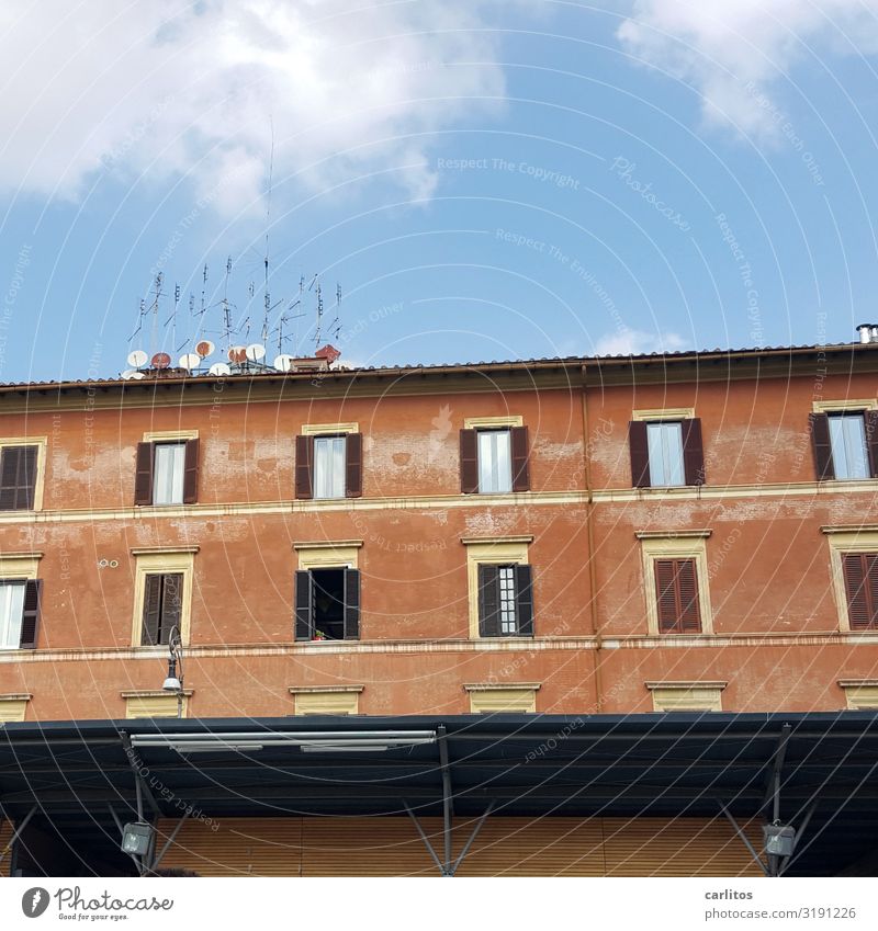 Rome | Antenna forest Italy Old town Facade antennas dilapidated Decline allure Glazed facade