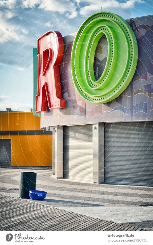 R + O all colorful and happy Joy Leisure and hobbies Playing Vacation & Travel Trip Feasts & Celebrations Fairs & Carnivals New York City Coney Island Brooklyn