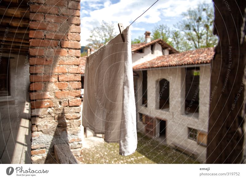 breeze Village Deserted House (Residential Structure) Hut Places Wall (barrier) Wall (building) Old Warmth Wind Dry Laundry Clothesline Colour photo