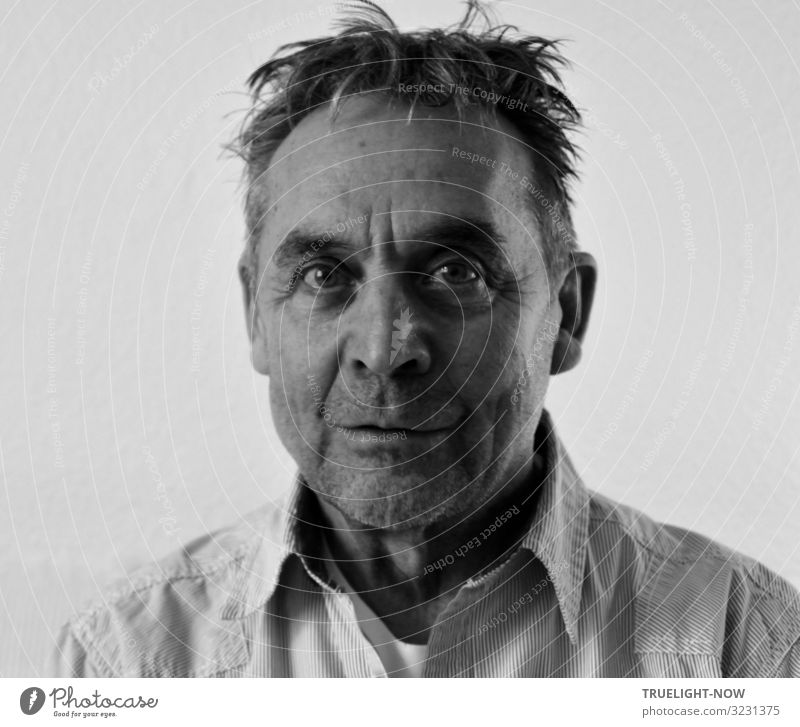 Close to madness (Selfie) Masculine Male senior Man Face 1 Human being 60 years and older Senior citizen Shirt Hair and hairstyles Short-haired Designer stubble