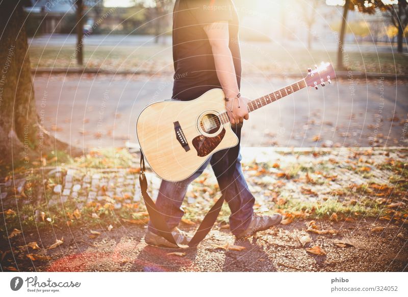 guitar walk Lifestyle Joy Happy Well-being Relaxation Music Masculine 1 Human being 18 - 30 years Youth (Young adults) Adults Youth culture Subculture Musician