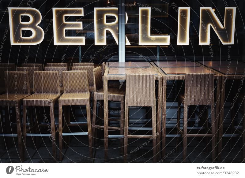 Chair-Gang in Berlin Vacation & Travel Tourism Trip Sightseeing City trip Furniture Stool High chair Table Night life Entertainment Restaurant Club Disco Bar