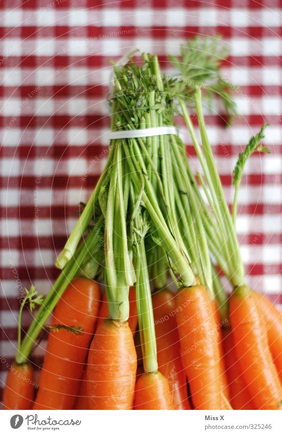 baby carrot Food Vegetable Nutrition Organic produce Vegetarian diet Fresh Healthy Delicious Carrot Bundle carrot green Orange Checkered Ingredients Cooking