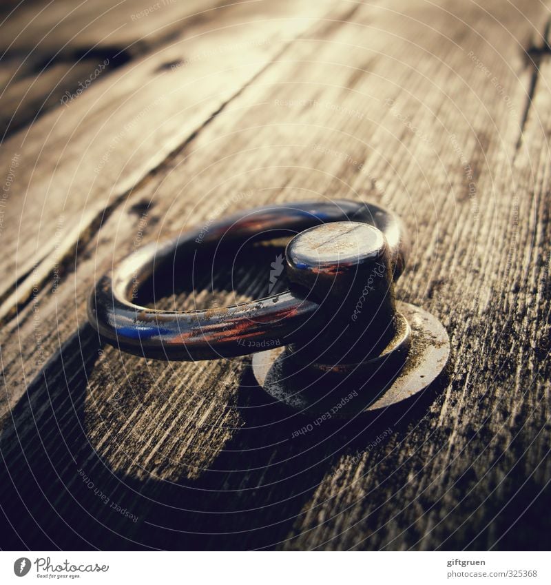 Ring free! Summer Old Circle Drop anchor Footbridge Wood Sailing Bind fast Metal Metal ring Safety Attach Shadow play Wood grain Colour photo Subdued colour