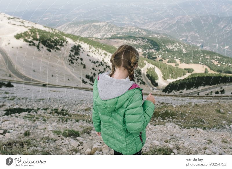 farsightedness Child Girl Infancy Youth (Young adults) 1 Human being 3 - 8 years 8 - 13 years Environment Nature Hill Rock Alps Mountain Provence Mont Ventoux
