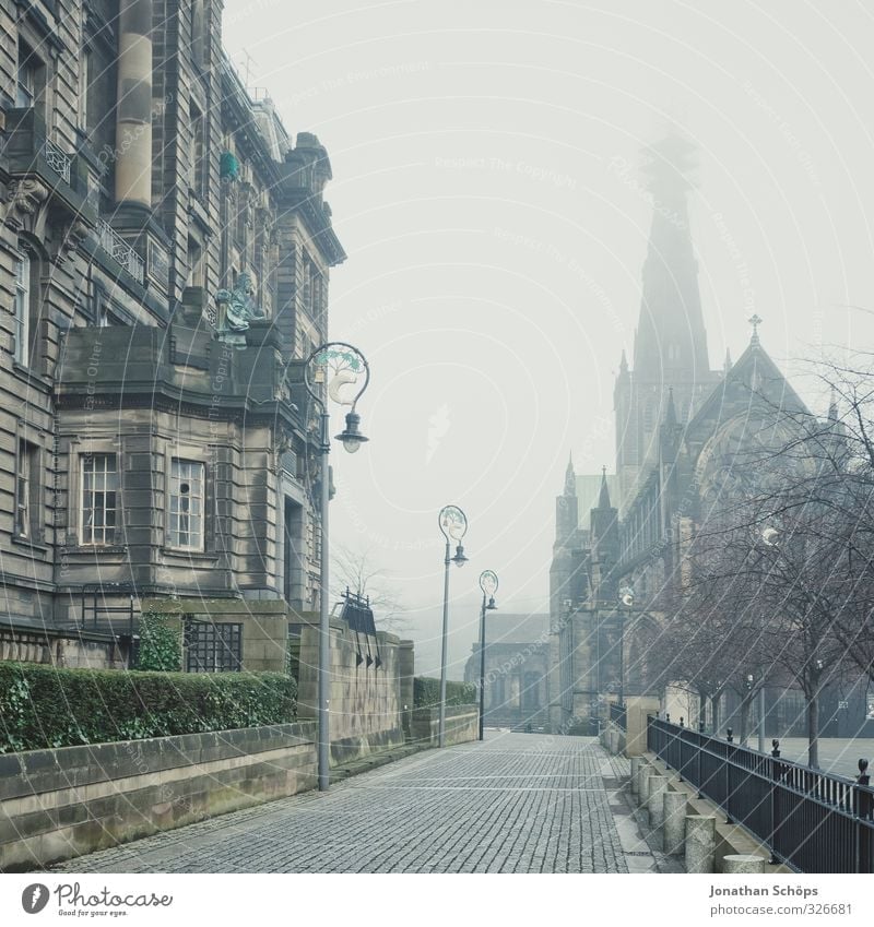 Church and house in Glasgow in the fog Great Britain Scotland Town House (Residential Structure) Manmade structures Building Architecture Old Esthetic Dark