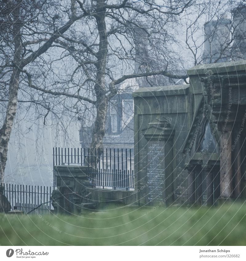 Glasgow fog VII Great Britain Scotland Town House (Residential Structure) Manmade structures Architecture Old Esthetic Dark Gloomy Gray Fog Ambiguous Unclear