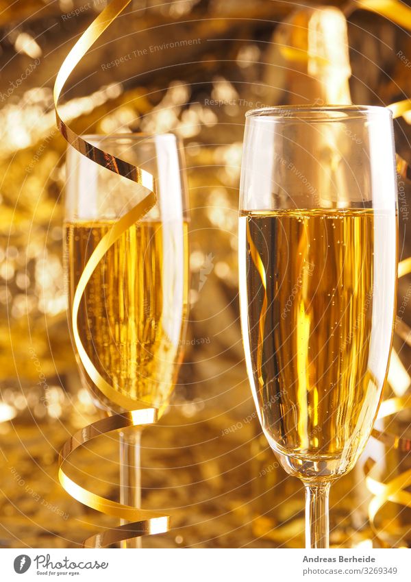 Cheers! To a Happy New Year ! Beverage Sparkling wine Prosecco Champagne Joy Life Event Christmas & Advent New Year's Eve Success Decoration Tradition alcohol