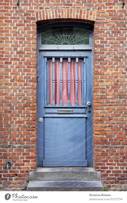 welcome to nostalgia House (Residential Structure) Brugge Building Architecture Door Brick Beautiful Retro Blue Red Nostalgia Entrance Curtain Checkered