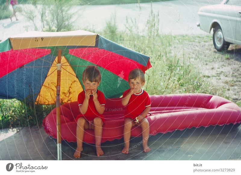 That's what it takes... girl Parenting Child duo in common Eating Break at the same time Summer Brothers and sisters Joy Air mattress Sunshade 60s 1960s Infancy