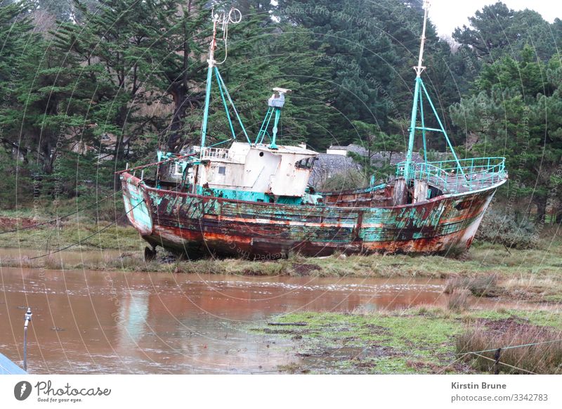 Shipwreck in the Bretagne Bay Fishing boat Wreck Old Transience Change Colour photo Exterior shot Deserted Long shot