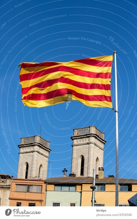 Catalonia Cloudless sky Beautiful weather Wind Girona Spain Town House (Residential Structure) Manmade structures Flag Authentic Positive Rebellious Blue Yellow