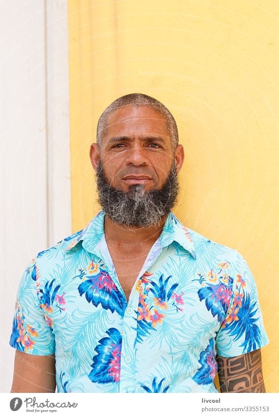 cuban hipster III , havana - cuba Lifestyle Happy Island Human being Masculine Man Adults Male senior Skin Head Hair and hairstyles Face Eyes Ear Nose Lips