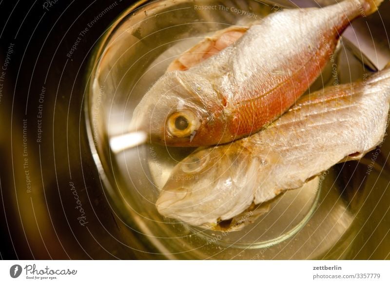 fish Healthy Eating Dish Food photograph Nutrition Fresh Bowl Water Cooking Kitchen 2 Pair of animals Death Meat Scales Eyes Looking into the camera