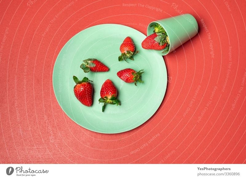 Harvested strawberry in green glass on red table Food Fruit Dessert Candy Nutrition Eating Breakfast Organic produce Crockery Plate Glass Delicious Natural