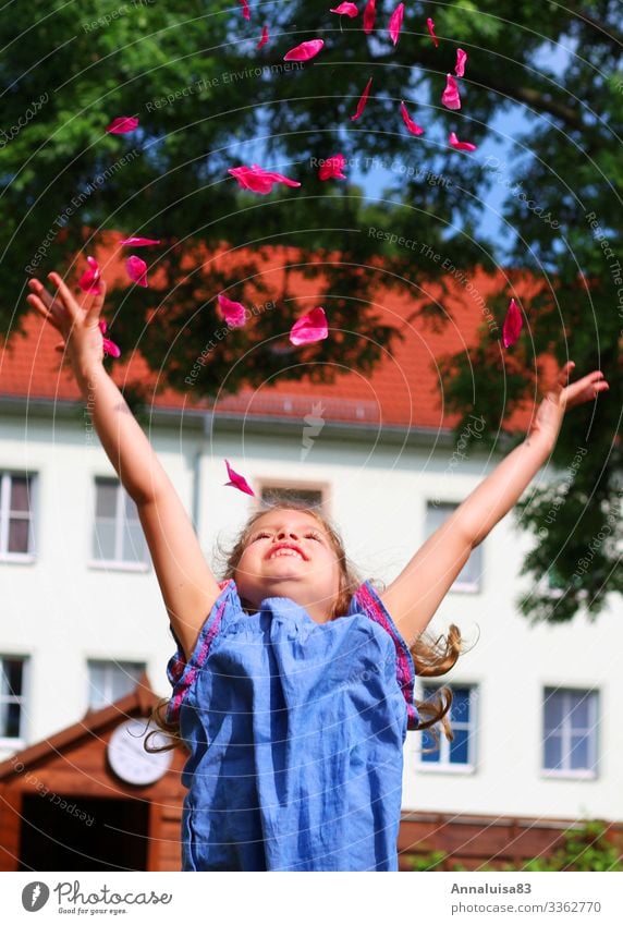 Let fly Human being Feminine Girl 1 3 - 8 years Child Infancy Nature Air Flower Blossom Dress Flying Smiling Laughter Throw Fantastic Healthy Pink Joy Happy
