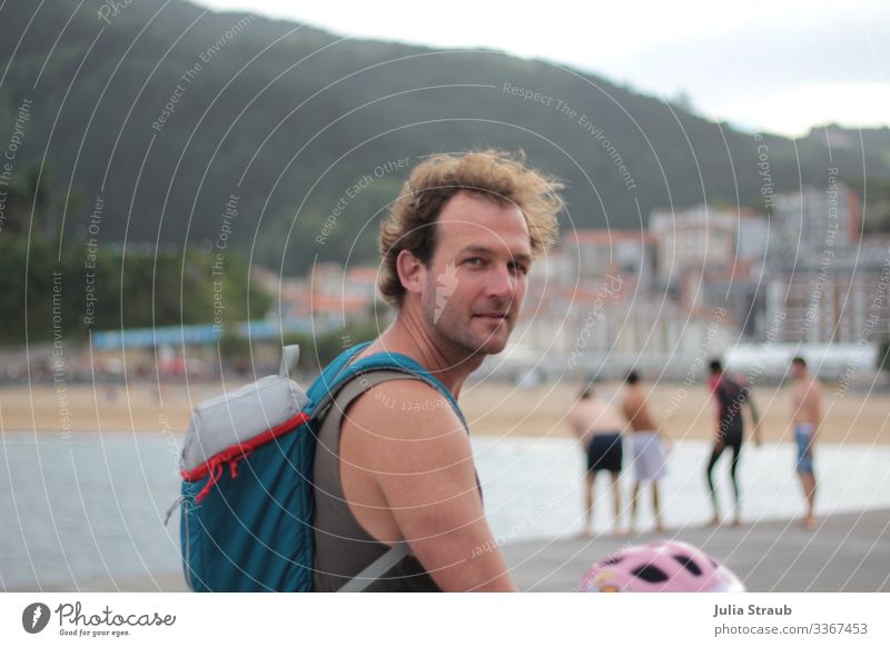 man backpack fishing town Masculine Man Adults 1 Human being 30 - 45 years Summer Beautiful weather Beach Bay Basque Country Spain Fishing village Small Town